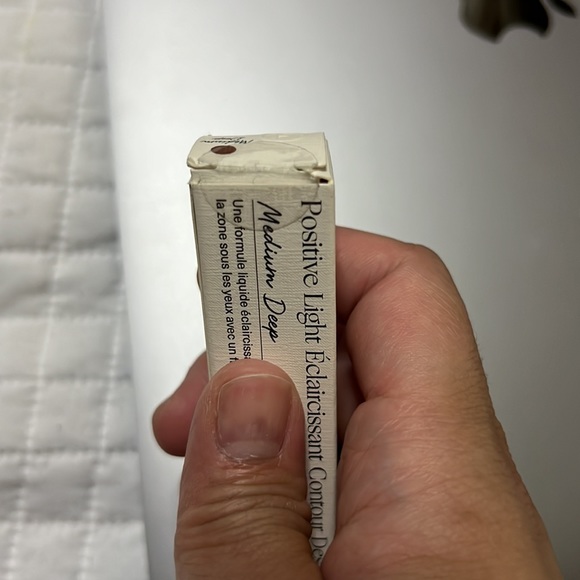 Rare Beauty Medium Deep under eye brightener - Picture 5 of 6